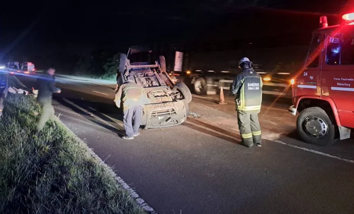  Cortaron la Ruta 12 tras un impactante vuelco