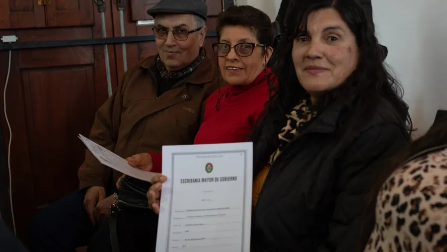  El gobierno  entregó la escritura de las viviendas a más de 100 familias en Victoria