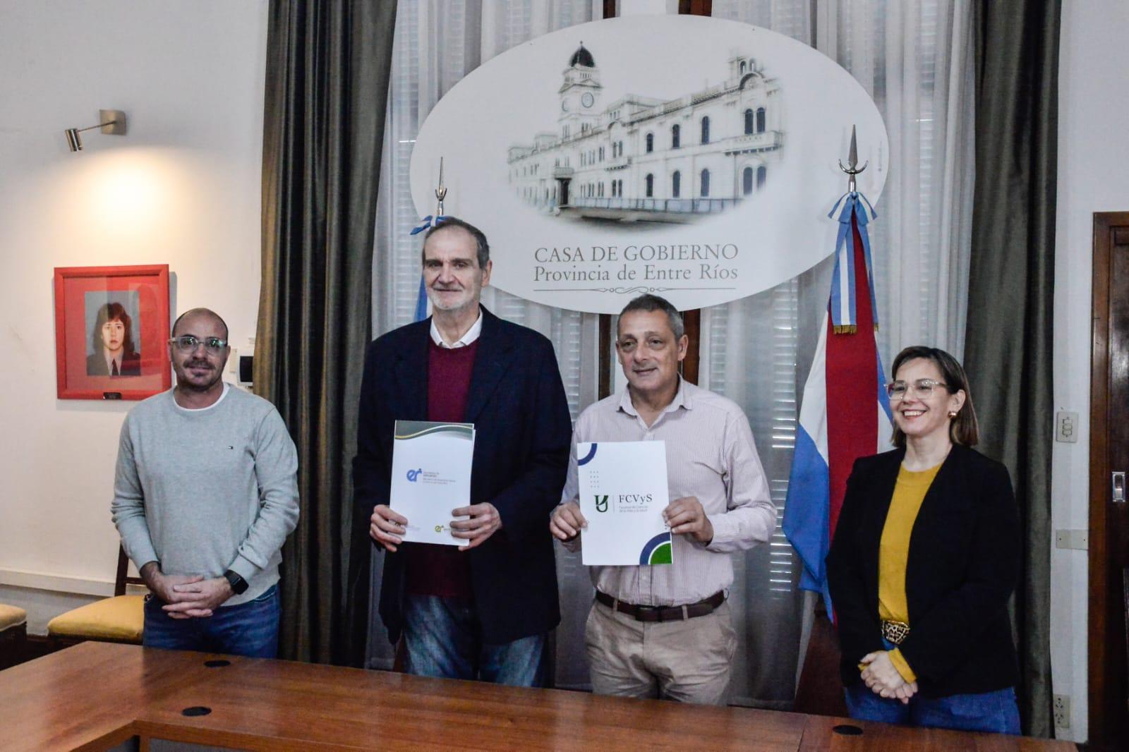  El Gobierno entrerriano y Uader firmaron un convenio para la Maratón Micaela García