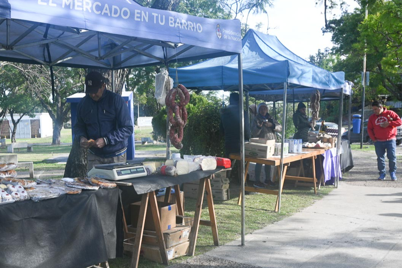  La Feria en tu Barrio sigue llevando productos frescos a precio accesible a vecinales de Paraná