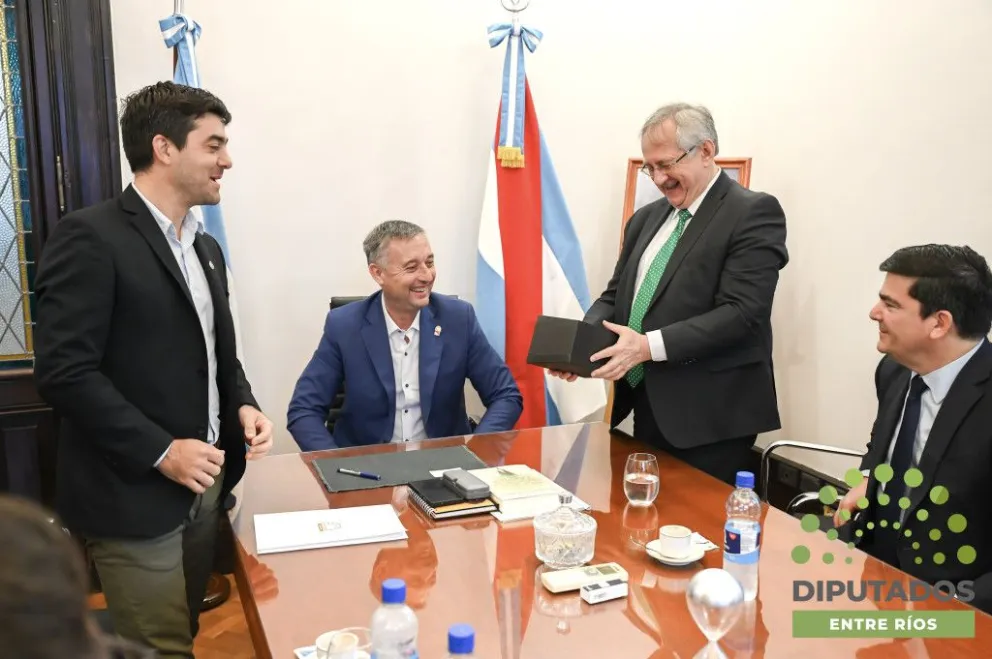  La Legislatura entrerriana recibió capacitación para usar la Inteligencia Artificial en parlamentos