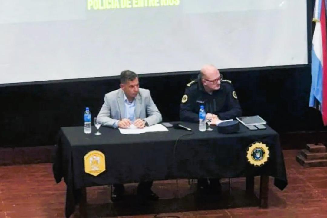  Autoridades de la Policía de Entre Ríos visitaron San Salvador