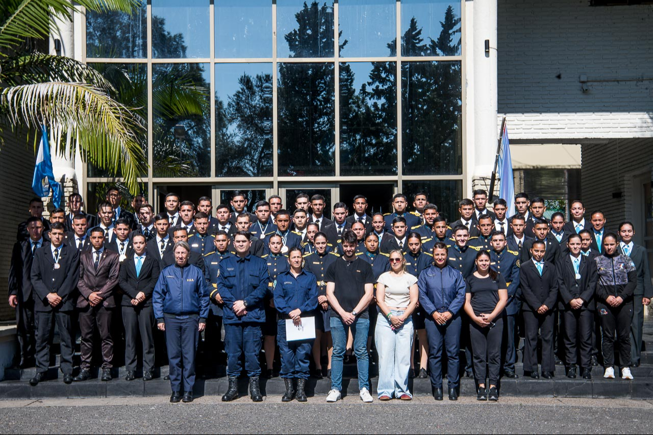  Juegos Deportivos de la Ciudad: Estudiantes de la Escuela de Policía recibieron sus premios de la etapa Universitaria