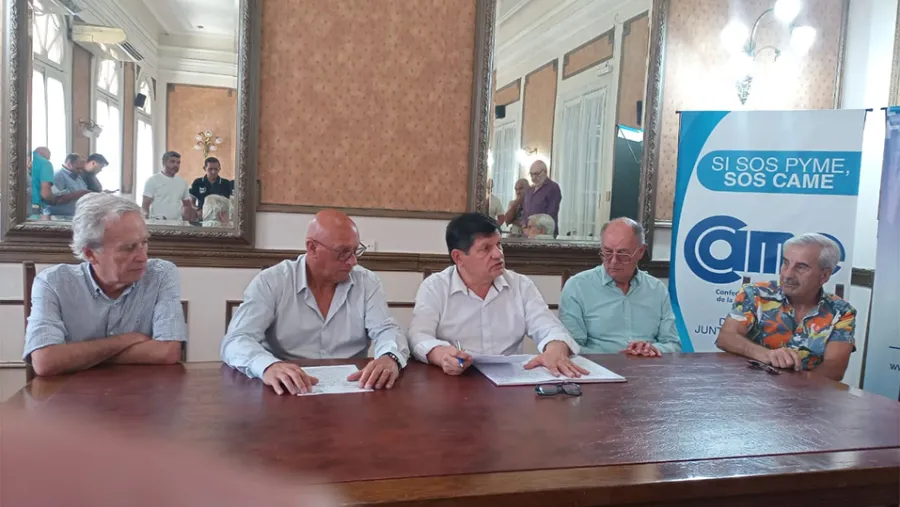  Emilio Martínez Garbino y Silvio Farach firmaron el compromiso de renunciar a sus fueros