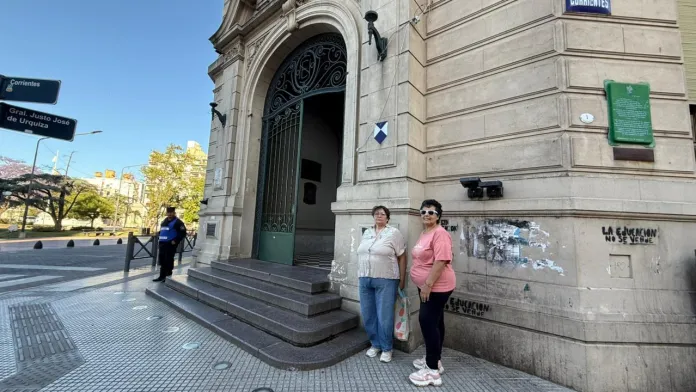  Abren escuelas y ya se puede votar: Más de 36 millones de argentinos van a las urnas