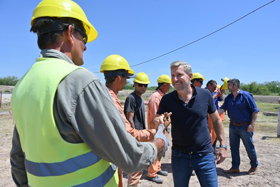  El gobernador visitó una obra de saneamiento cloacal que dará solución definitiva a los vecinos de Villaguay