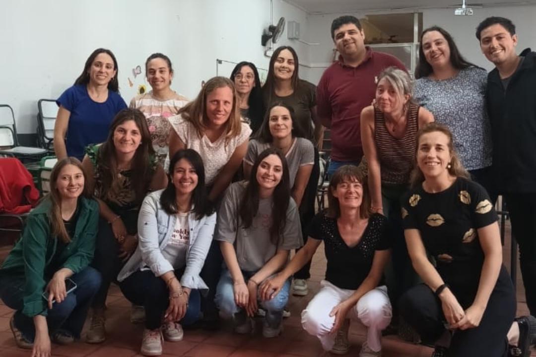  Docentes de Inglés de nivel primario participaron en talleres sobre IA