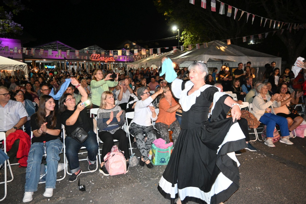 Culminó con éxito la tradicional Feria de las Colectividades