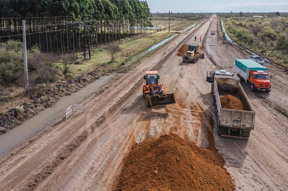  Realizan trabajos de conservación en acceso a González Calderón