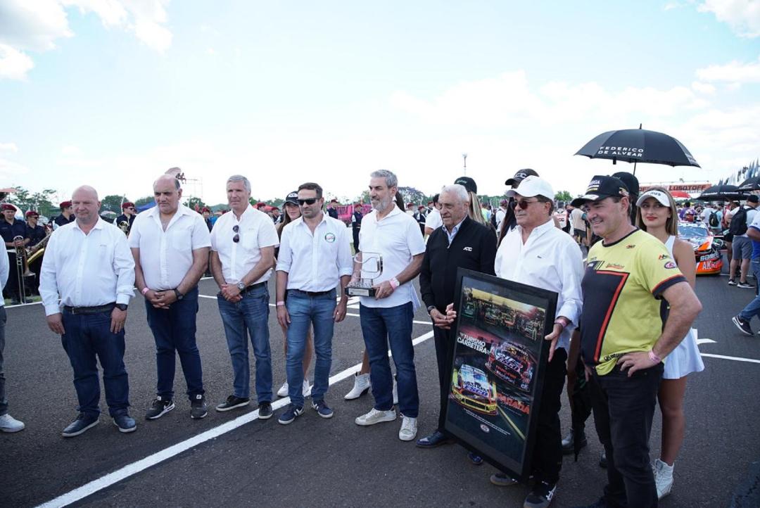  El gobierno provincial acompañó en el cierre de la 13° fecha del Turismo Carretera en Paraná