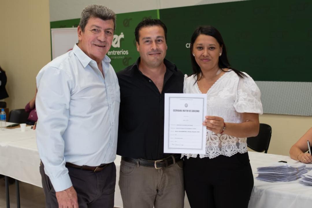  Son 650 las familias que accedieron a las escrituras de su vivienda en el departamento Concordia