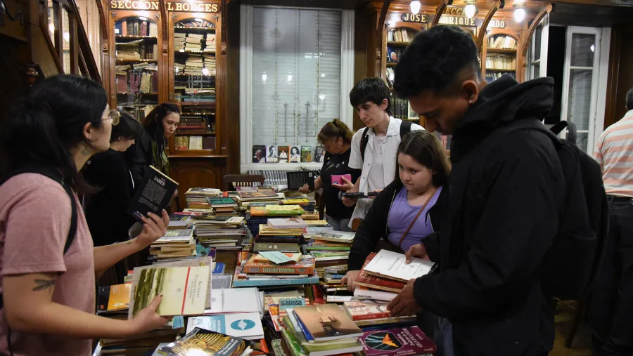  Concepción del Uruguay prepara una nueva edición navideña de La Noche de las Librerías