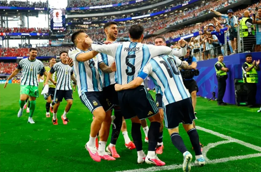  Argentina selló su clasificación tras vencer 2 a 0 a Austria con goles de Messi que agiganta su historia