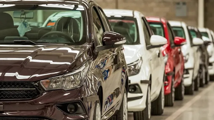  Patentamientos de autos cayeron casi 13% en junio