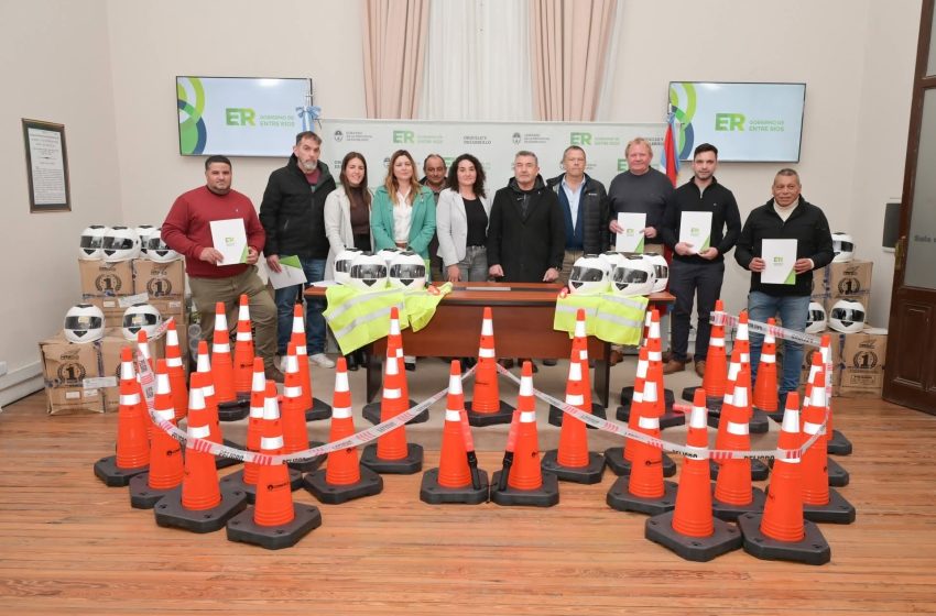  Pueblo Liebig recibió cascos y kits de seguridad vial para fortalecer la prevención