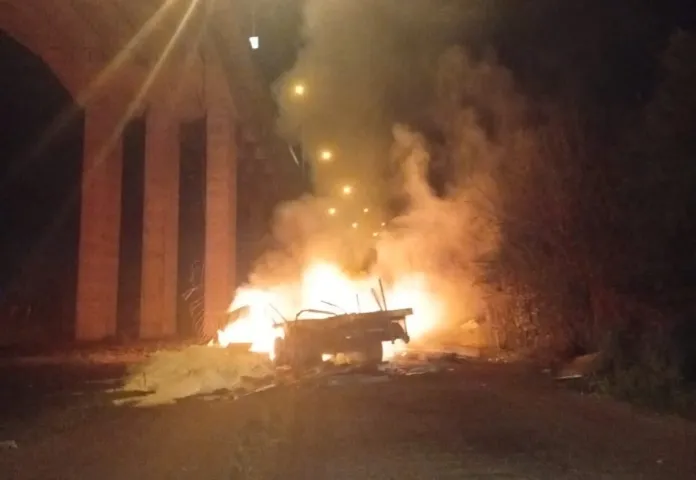  Un camión cayó del puente Urquiza del complejo Zárate Brazo Largo y se prendió fuego