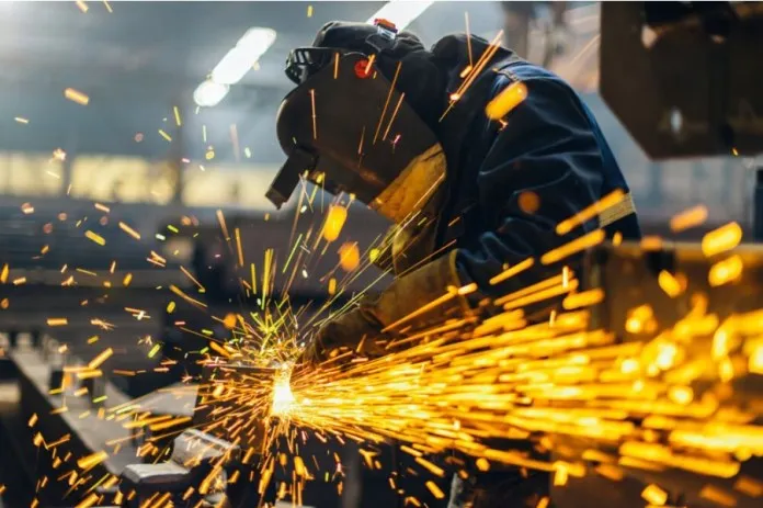  Cerró una histórica metalúrgica y echó a todo su personal