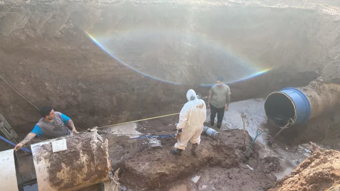  Vuelven a reparar el caño maestro de agua y podría haber restricciones en el servicio