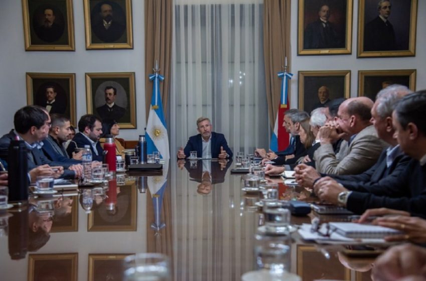 Obras, producción, salud y energía marcaron la agenda de la reunión de gabinete