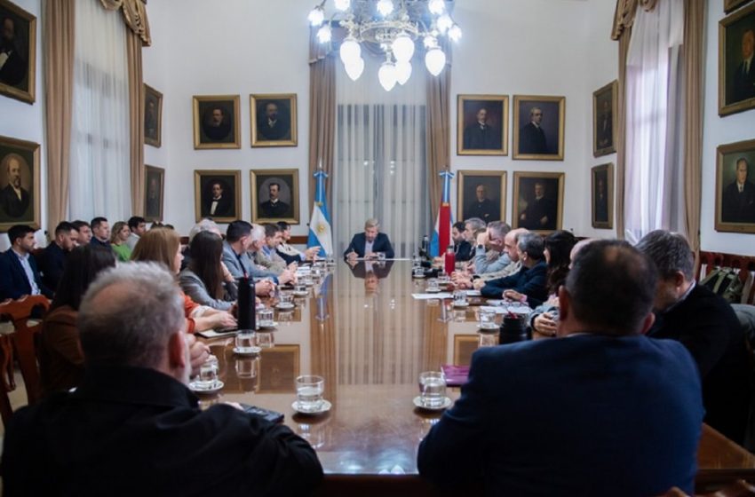  Frigerio encabezó una reunión de gabinete para coordinar acciones preventivas ante el fenómeno de El Niño