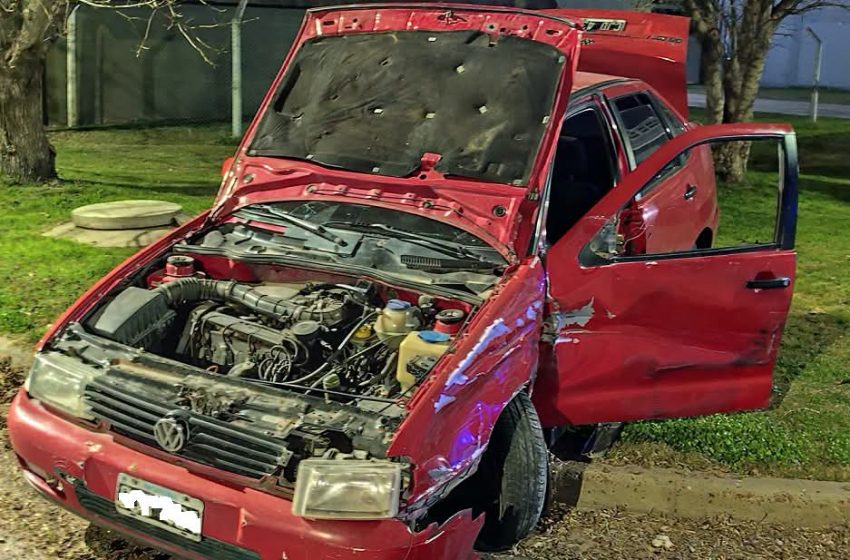  Crespo: Robó un auto, circuló en contramano y chocó contra un camión