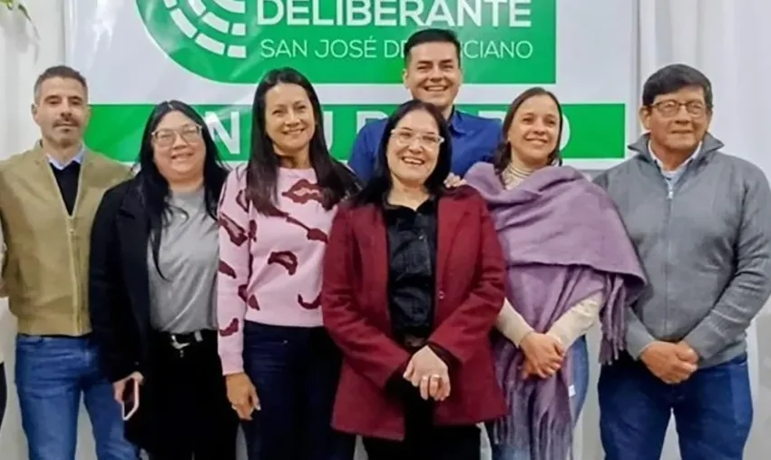  Concejales de Feliciano cuestionaron a la senadora Domínguez por apoyar la reforma previsional