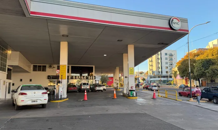  Estaciones de servicio vuelven a despachar GNC después del corte de gas en Paraná