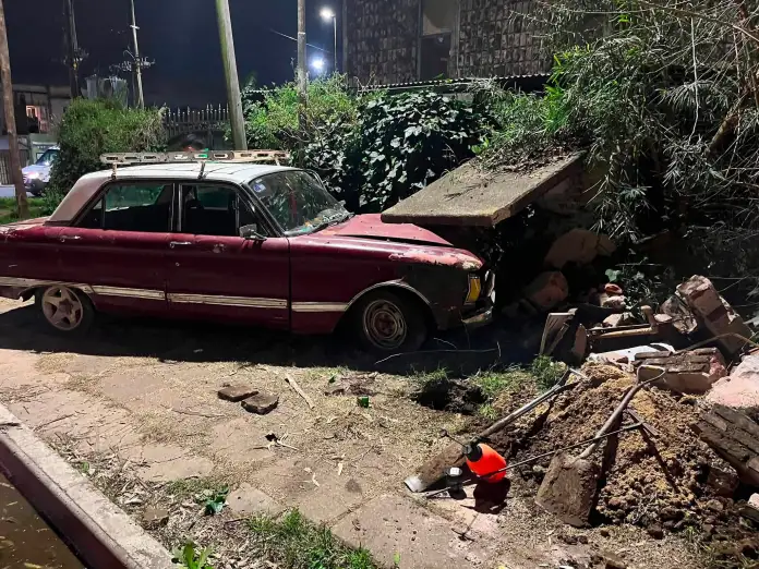  Impactante choque que provocó una fuga de gas en Lomas del Mirador