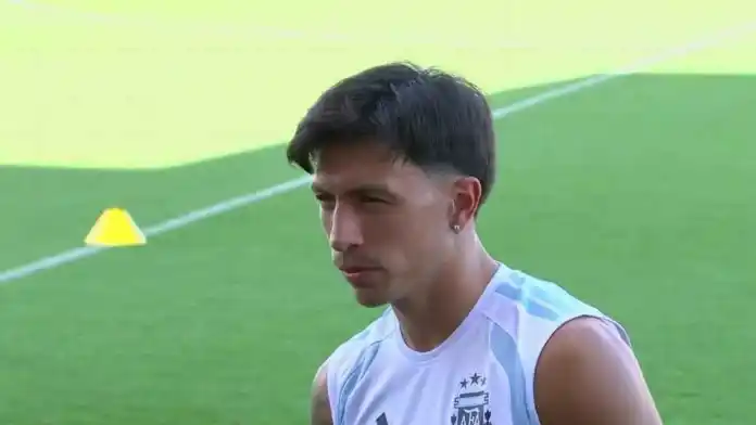  Lisandro Martínez admitió que deben “estar más concentrados” para evitar goles de contra