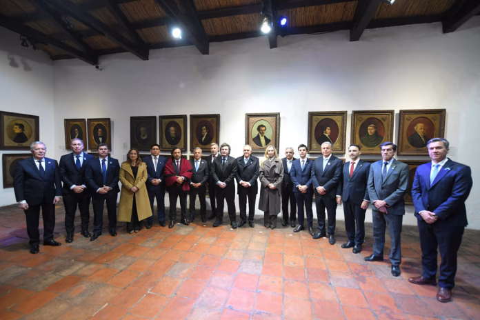  Milei reunió a los gobernadores en Tucumán y anticipó reformas: “No tenemos un segundo que perder”