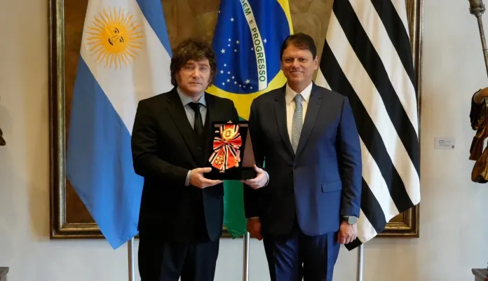  Javier Milei se reunió con el gobernador de San Pablo y recibió una distinción