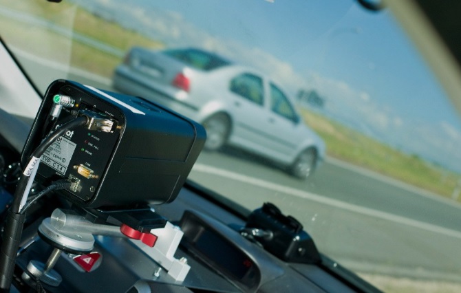  Instalan un radar móvil en el acceso a General  Ramírez