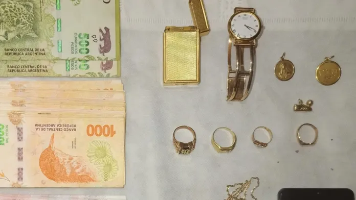  Paraná: Recuperaron una gran cantidad de joyas de oro que habían robado de una casa