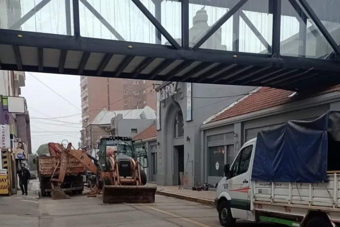  Realizan intervenciones en la red cloacal sobre calles del casco céntrico de Paraná