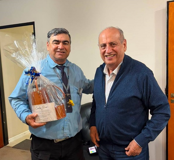  Reconocimiento para agente municipal de Santa Elena