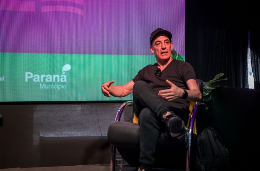  Mauricio Dayub fue protagonista de una nueva jornada de la Feria del Libro en Paraná