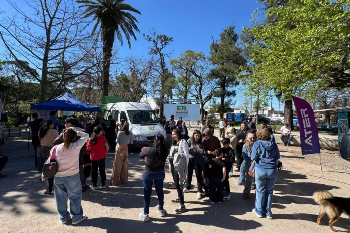  ER con vos llevó sus servicios al Parque Gazzano de Paraná