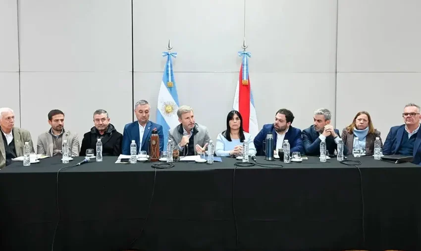  Frigerio reivindicó las reformas de su gobierno y llamó a su gabinete a “defender activamente” la gestión