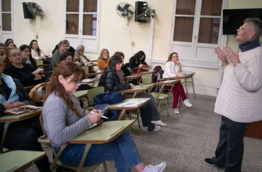  Diseña Paraná realizó la última clínica de diseño con más de 100 emprendedores