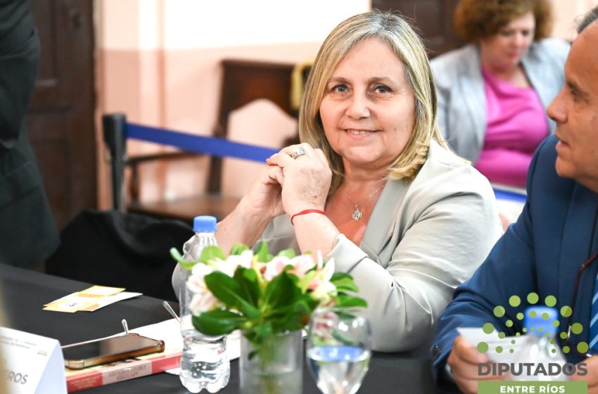 Detrás de la banca: La labor y el costado humano de Julia Calleros