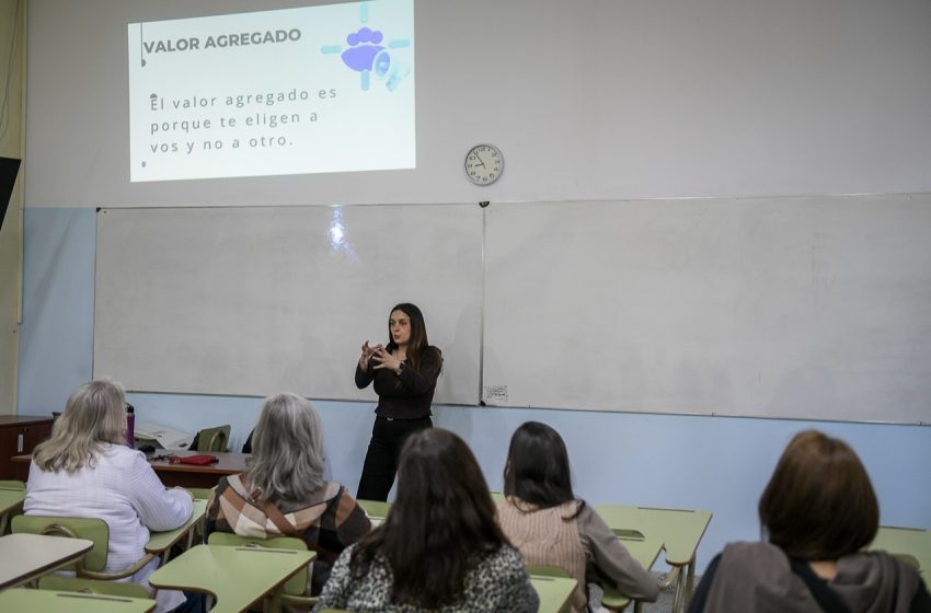  Más de 100 emprendedores culminaron el ciclo de capacitaciones de Diseña Paraná