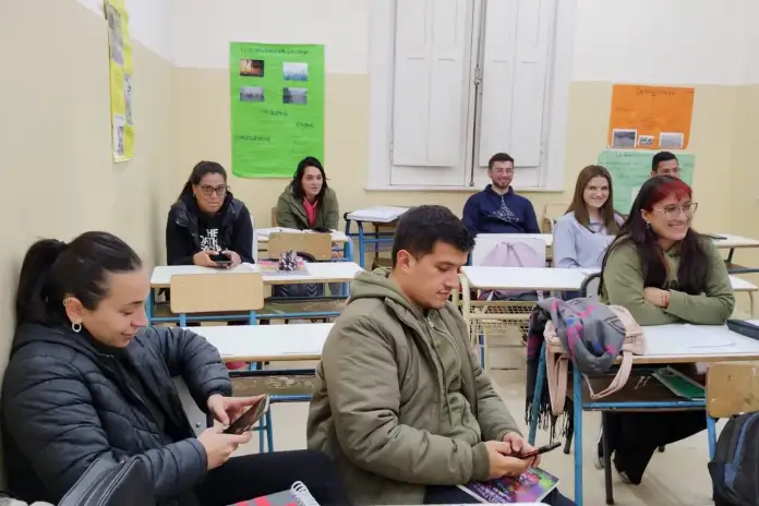  Abrió la preinscripción al plan Fines para terminar la secundaria en Entre Ríos