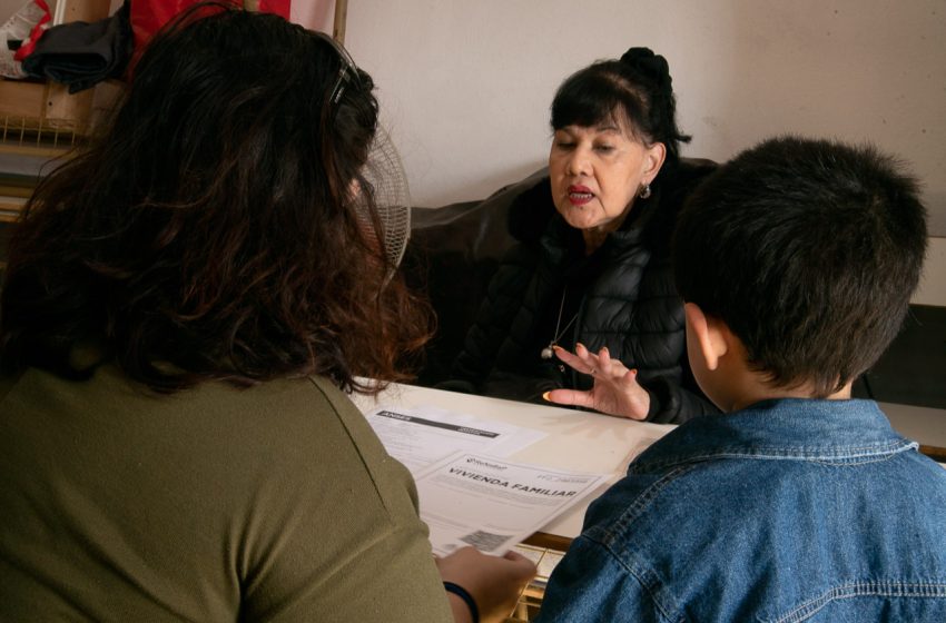  Oficinas a la Comunidad acerca servicios a vecinos en el Club Fournier