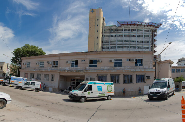  Cesantearon a dos empleados de un hospital y abrieron otro sumario por más de 100 faltas