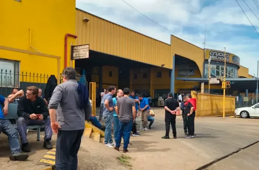  “Éramos 1.200 trabajadores y hoy apenas llegamos a 390”: crisis en Crucero del Norte