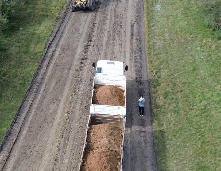  Feliciano: La municipalidad avanza en la reparación de caminos vecinales para garantizar la transitabilidad en todo el ejido