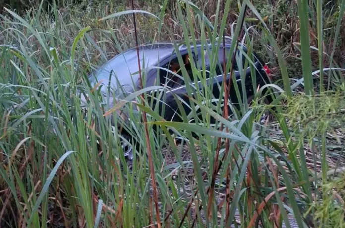  Conductor despistó de madrugada en el Acceso Norte y debió ser socorrido